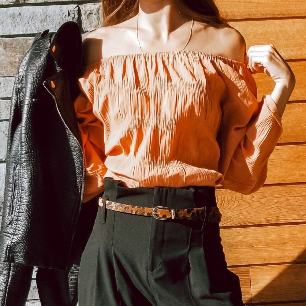Elizabeth and James Off Shoulder Boho Top XS - Picture 4 of 4